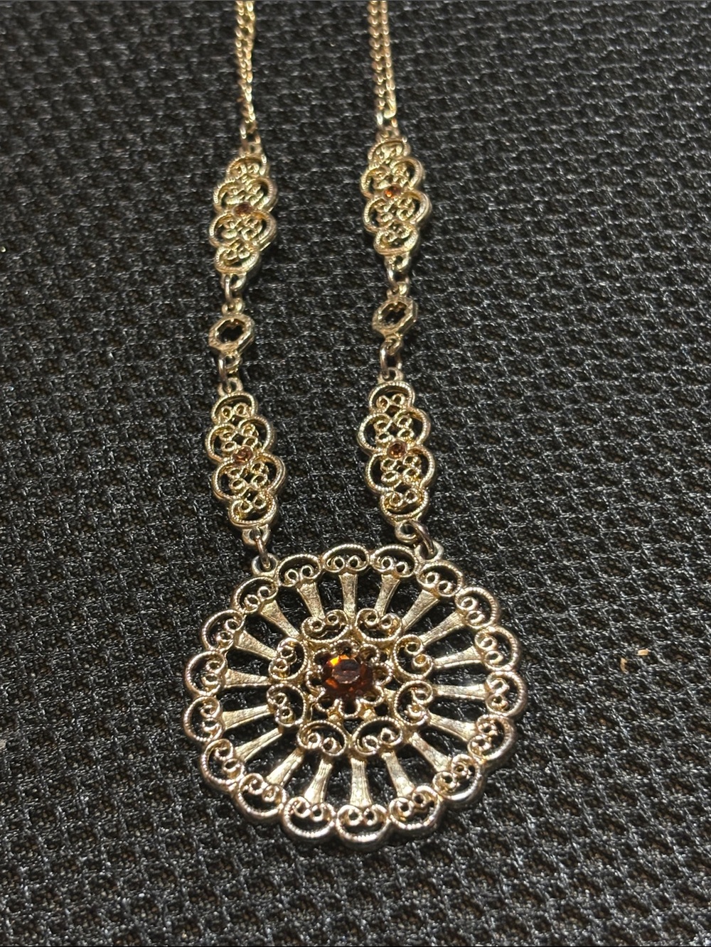 Vintage Signed Sarah Gold tone Necklace with Amber Stone